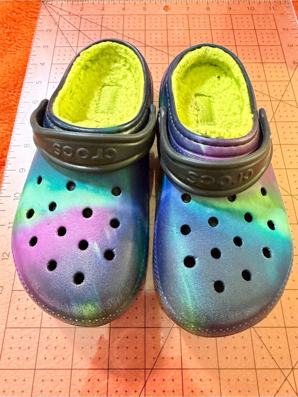 Crocs Classic Lined Clogs Multicolor Galaxy Fuzzy Lime Green Black size J2